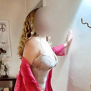 ElianaLauretMasseur Super Busty
 escort in Barcelona offers Erotic massage services