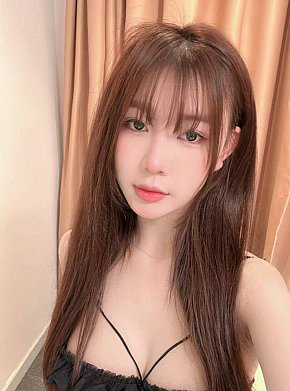 jenny Petite
 escort in Singapore City offers Kissing services