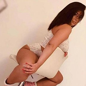 Lovely-girl escort in Brasov offers Erotische Massage services
