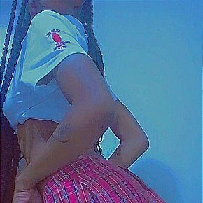 Slimandhot escort in Nairobi offers Girlfriend Experience (GFE) services