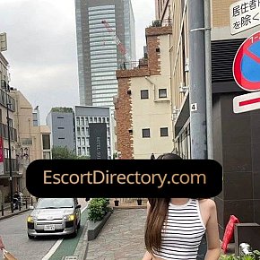 Pingping escort in Bangkok offers Deep Throat services