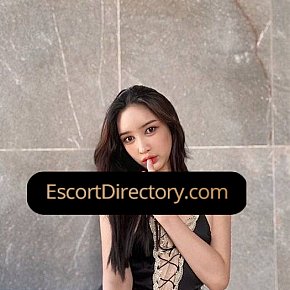 Pingping escort in Bangkok offers Deep Throat services