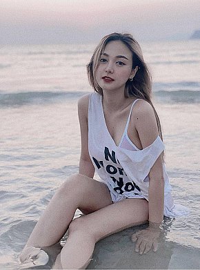 kaycee-fresh-young-gfe Deportista escort in Manila offers Masaje erótico
 services