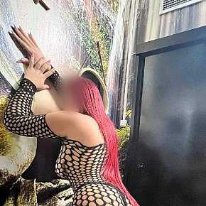 ABRIL Super Gros Seins escort in Madrid offers Pipe sans capote services