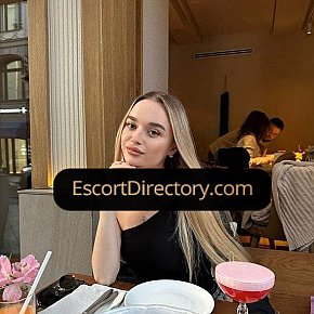 Larisa escort in Florence offers Girlfriend Experience(GFE) services