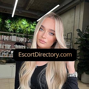 Larisa Vip Escort escort in Florence offers Masturbare services