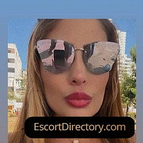 Lara escort in London offers Sborrata sull corpo services