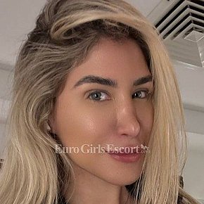 Giulia Garota Fitness escort in London offers Beijo francês services