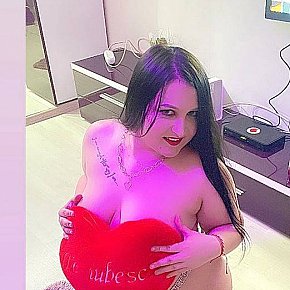 Big-ass-brunette Sâni Mari
 escort in 