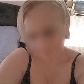 Hot girl in Tbilisi offers Sexo em diferentes posições