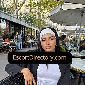 Zoe escort in Cannes offers Sex in versch. Positionen services