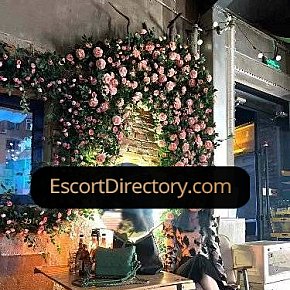 Emily escort in Nicosia offers Bacio alla francese services