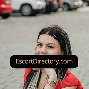 Evelin escort in  offers Körperbesamung services