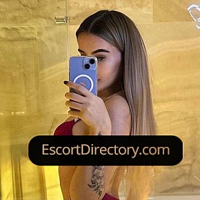 Martini escort in Milan offers Masturbazione services