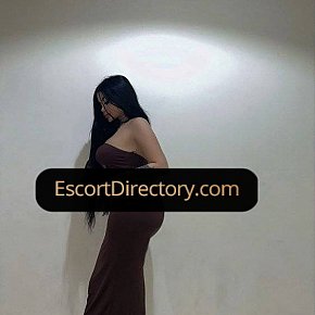 Marina Modella/Ex-modella escort in Abu Dhabi offers Massaggio erotico services