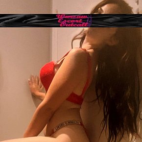 Ariana-Escort-Warsaw Étudiante escort in Warsaw offers Sexe anal services