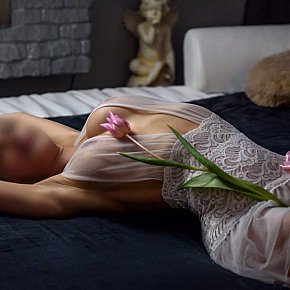 Ivi Piccolina escort in Berlin offers Massaggio intimo services