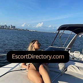 Rossa Pequeña Y Delgada escort in  offers Masaje erótico
 services