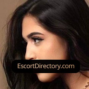 Victoria escort in Brussels offers Fingering services