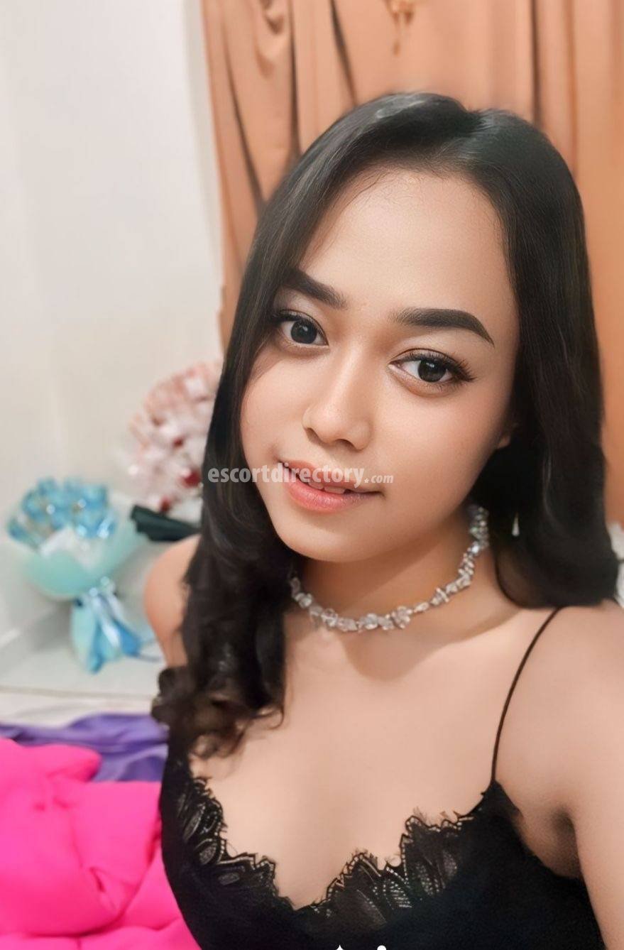 Zee escort in Kuta Bali offers Kamasutra services