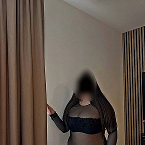 Ewa Vip Escort escort in Prague offers Cumshot on body (COB) services