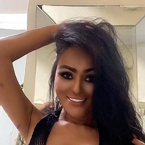 EllA Super Gros Seins escort in 