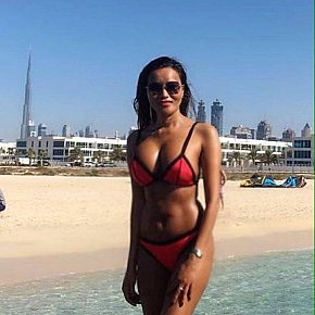 EllA Super Gros Seins escort in 