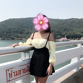 BB Mignonă escort in Bangkok offers Masaj Senzual Integral services