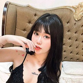 Sally-Hot-and-Top-Service Garota De Colegial escort in Abu Dhabi offers Beijar services