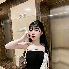 Sally-Hot-and-Top-Service Garota De Colegial escort in Abu Dhabi offers Beijar services