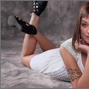 Terry Petite escort in Prague offers Küssen bei Sympathie services