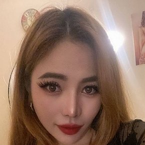 Gemm Completamente Naturale escort in Dubai offers Girlfriend Experience (GFE) services