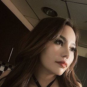 Gemm Completamente Naturale escort in Dubai offers Girlfriend Experience (GFE) services