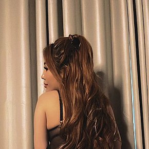 Gemm Completamente Naturale escort in Dubai offers Girlfriend Experience (GFE) services