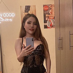 Gemm Completamente Naturale escort in Dubai offers Girlfriend Experience (GFE) services