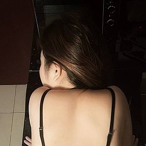 Gemm Completamente Naturale escort in Dubai offers Girlfriend Experience (GFE) services