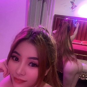 Gemm Completamente Naturale escort in Dubai offers Girlfriend Experience (GFE) services