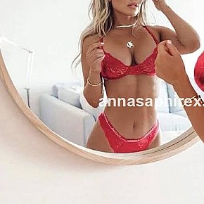 Vanessa escort in London offers Handjob services