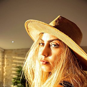 Femme-Sexy-Hot Gelegentlich escort in Cannes offers Handjob services