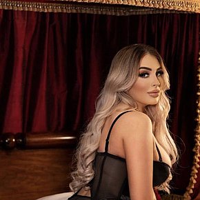 Kalinda escort in London offers Posição 69 services