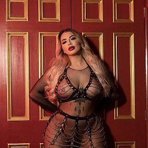 Kalinda escort in London offers Posição 69 services