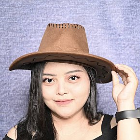 Aura Bella performs Sexe dans différentes positions, escort in Kuta Bali