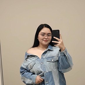 Rika-Island-Girl escort in Kuta Bali offers Phone sex services
