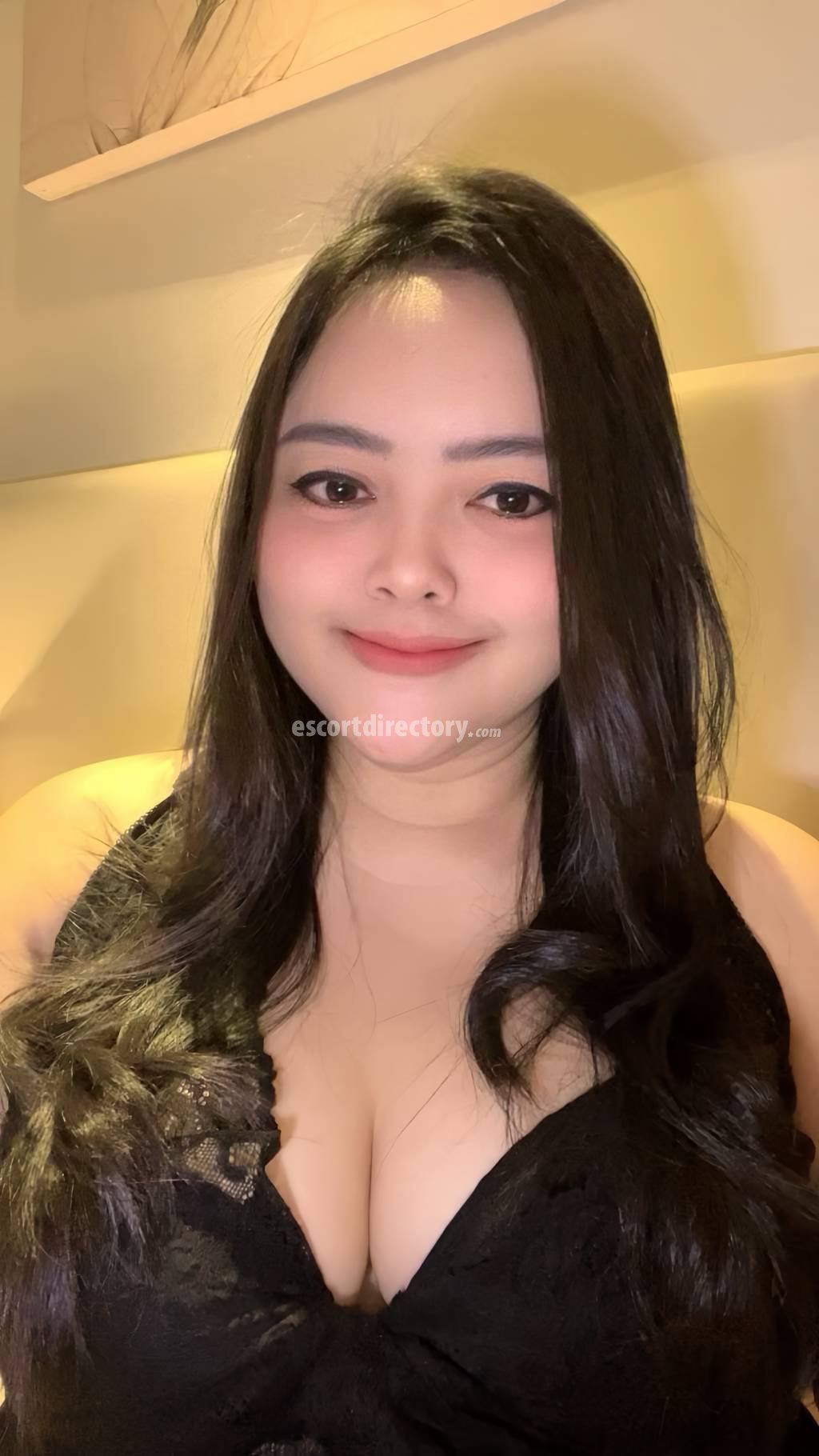 Aura Bella Prof de fitness escort in Kuta Bali offers Experience "Petite Amie" services