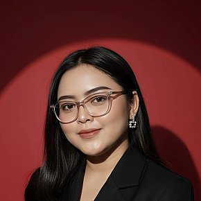Rika-Island-Girl escort in Kuta Bali offers Phone sex services
