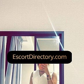 Ghazal Vip Escort escort in Abu Dhabi offers Private Photos services