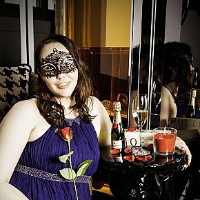 Evelyn Amoure performs Oral cu Prezervativ, escort in Australian Capital Territory