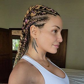 Escort in Vancouver, Maria Ganz natürlich provides Strapon