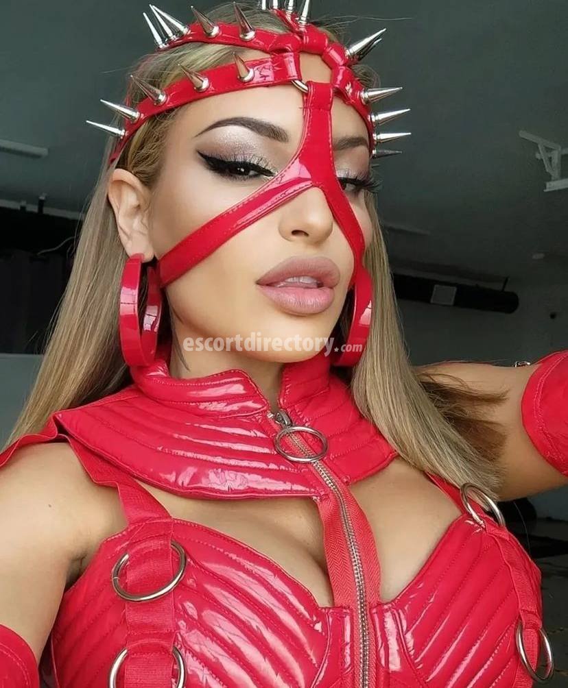 Maria performs Strapon, escort in Vancouver