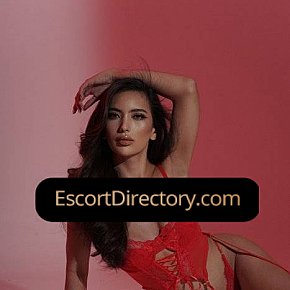 Veronika escort in Manila offers 69 Position services